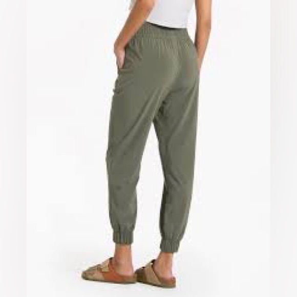 Vuori green Villa jogger pants - Picture 4 of 7